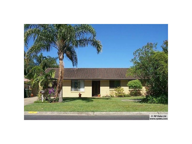 11 Walnut Street, Elanora QLD 4221