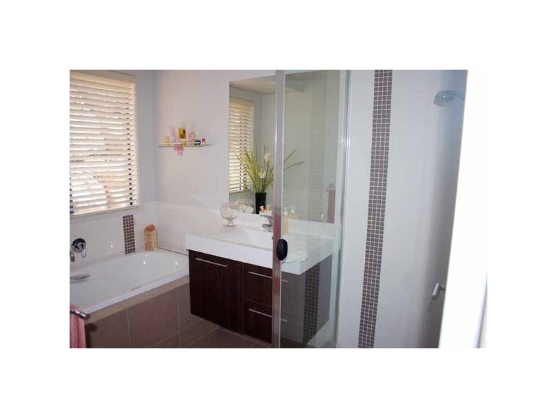 Highland Park QLD 4211