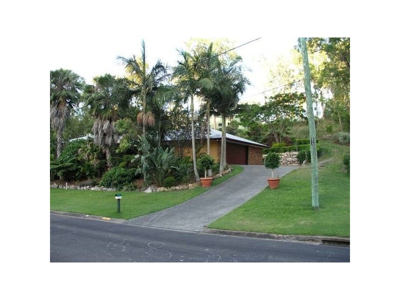 16 Dewberry Court, Gaven QLD 4211