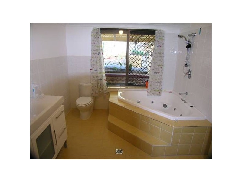16 Dewberry Court, Gaven QLD 4211