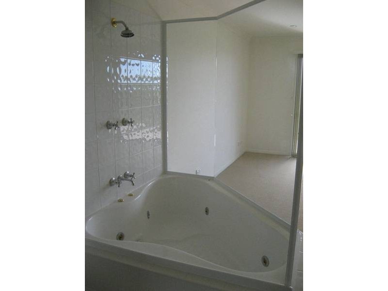 Highland Park QLD 4211