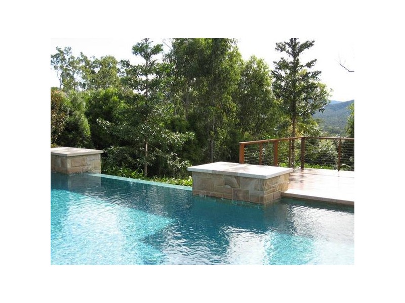 Highland Park QLD 4211