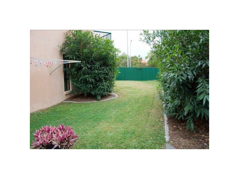 1/268 Napper Road, Arundel QLD 4214