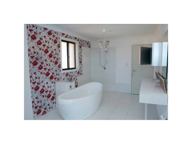 Highland Park QLD 4211