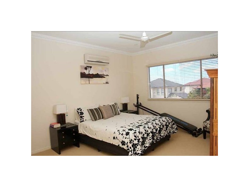 Highland Park QLD 4211