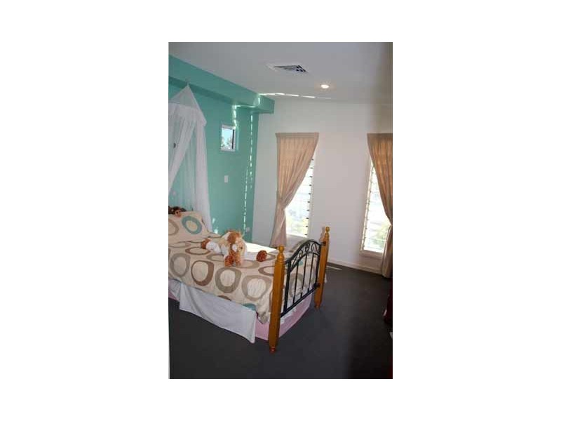 Highland Park QLD 4211