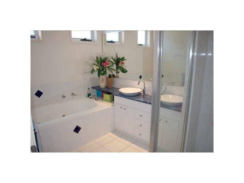 Highland Park QLD 4211