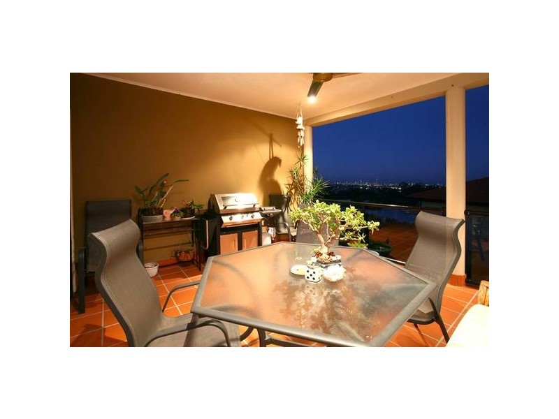 Highland Park QLD 4211