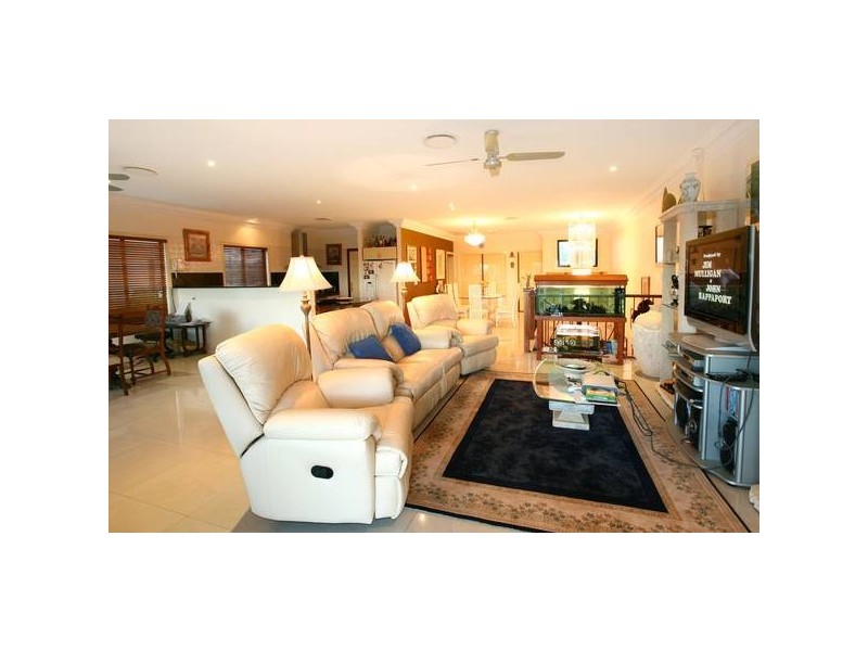 Highland Park QLD 4211