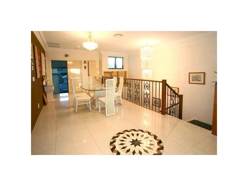 Highland Park QLD 4211