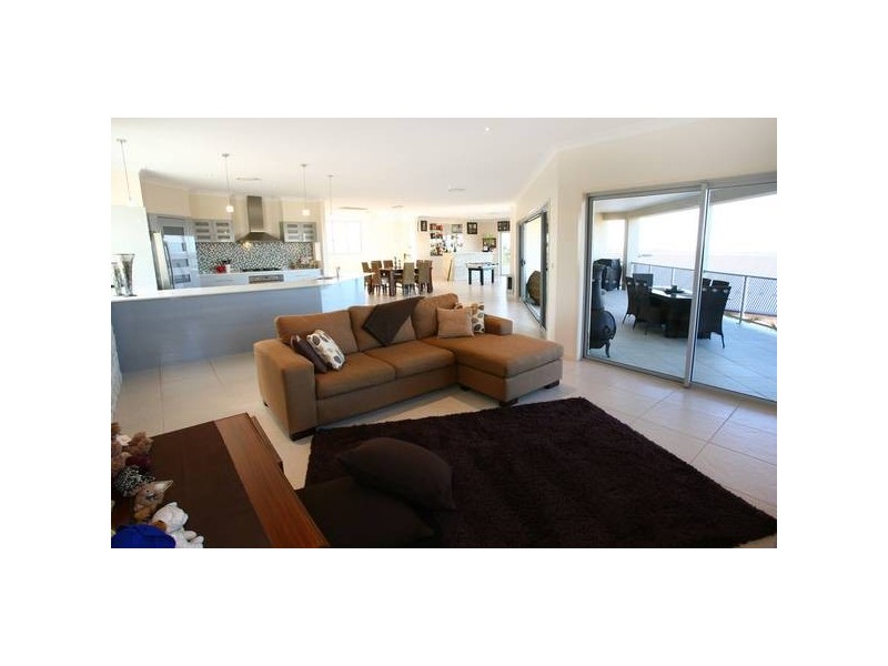 Highland Park QLD 4211