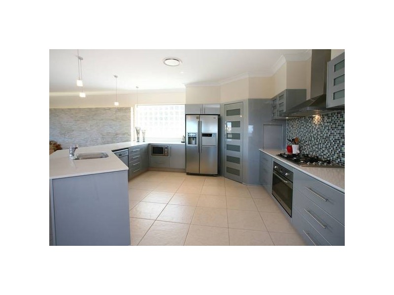 Highland Park QLD 4211