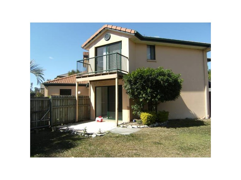 2/268 Napper Road, Arundel QLD 4214