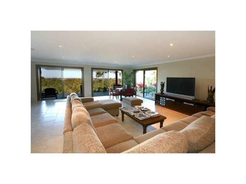 Gaven QLD 4211