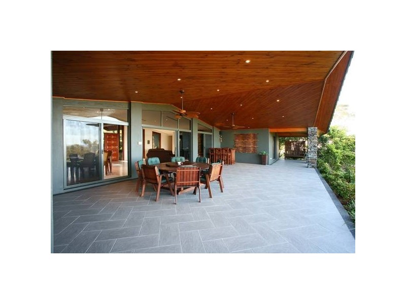 Gaven QLD 4211