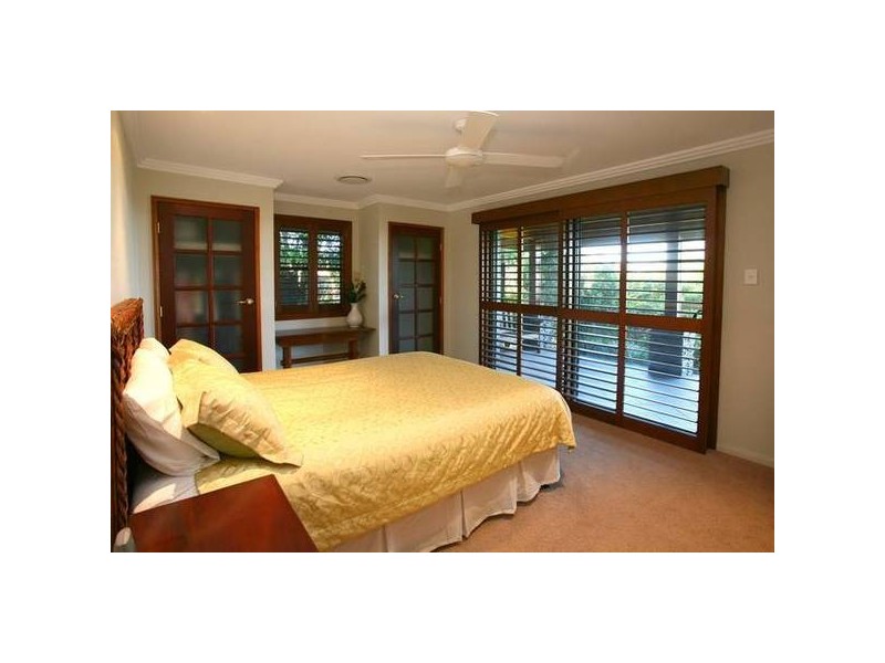 Gaven QLD 4211
