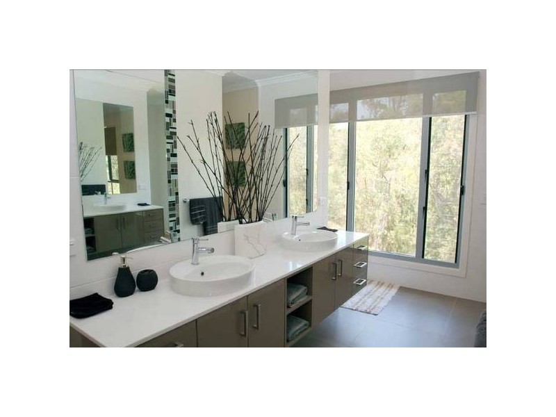 Highland Park QLD 4211