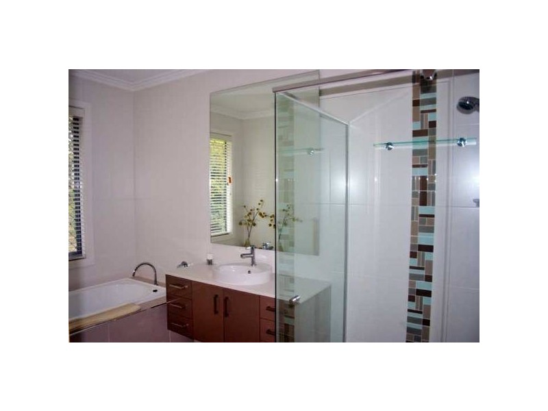 Highland Park QLD 4211