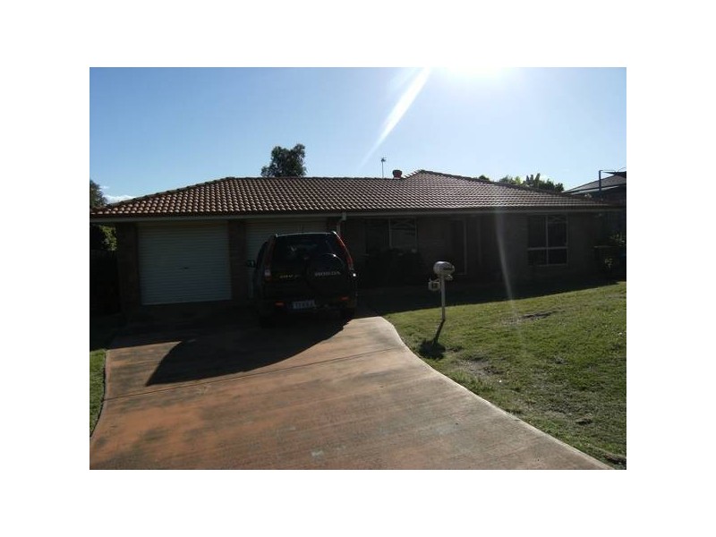 13 Penhyn Street, Pacific Pines QLD 4211