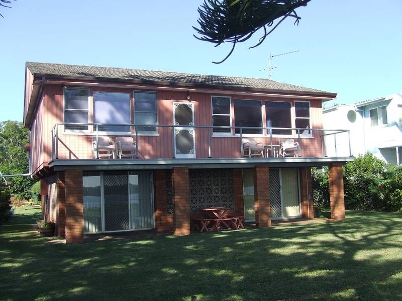 34 Albert Street, Taylors Beach NSW 2316