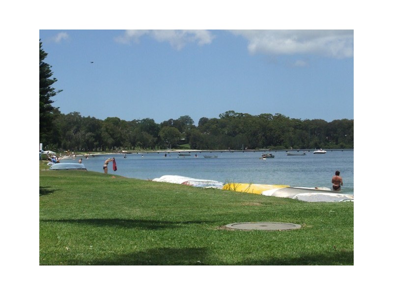 1/3 Sunset Blvde, Soldiers Point NSW 2317