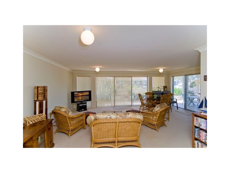 2/2-4 Soldiers Point Road, Soldiers Point NSW 2317