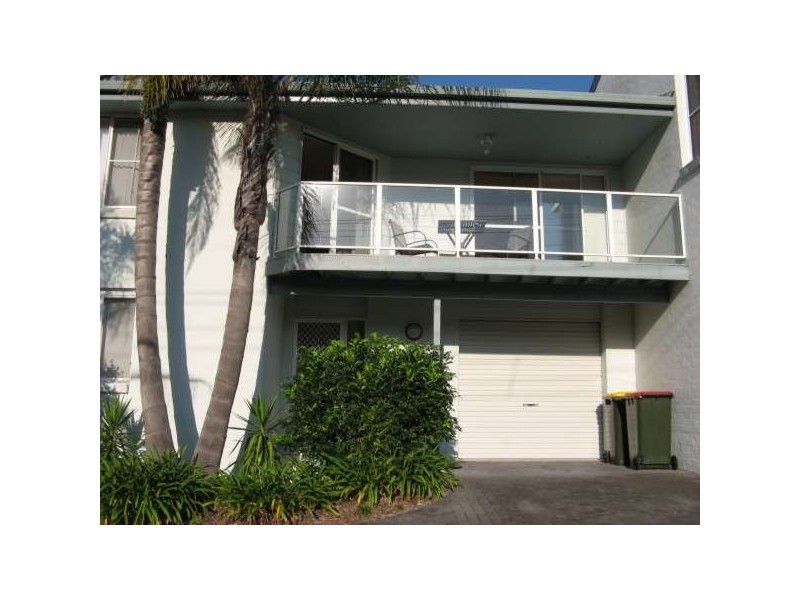 2/18 Kent Gardens, Soldiers Point NSW 2317