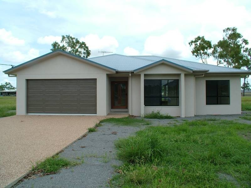 8 Chatham Court, Rupertswood QLD 4817