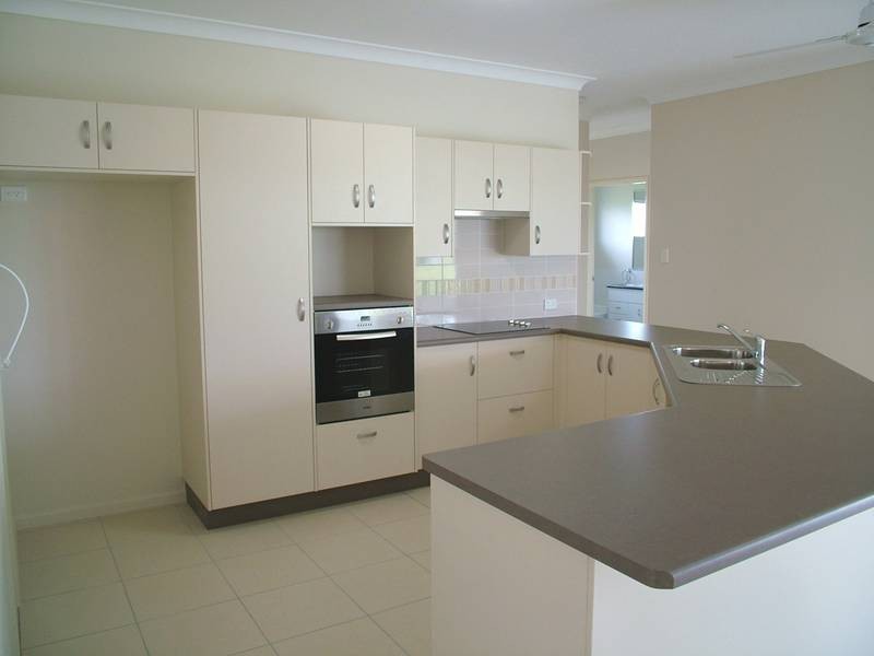 8 Chatham Court, Rupertswood QLD 4817