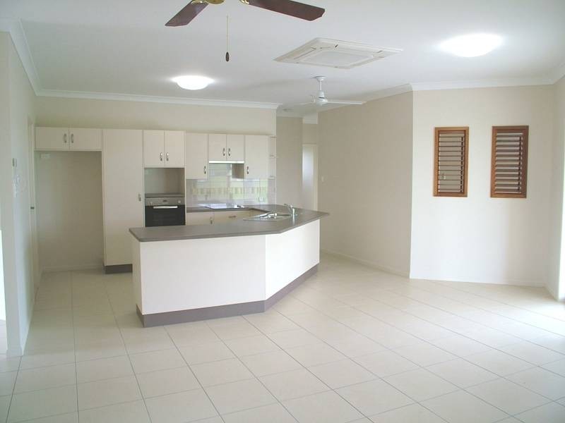 8 Chatham Court, Rupertswood QLD 4817