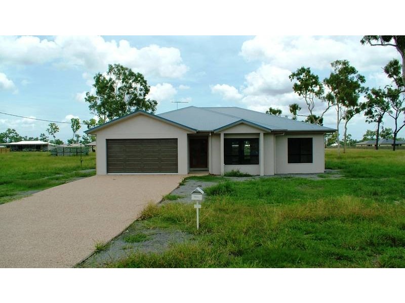 8 Chatham Court, Rupertswood QLD 4817