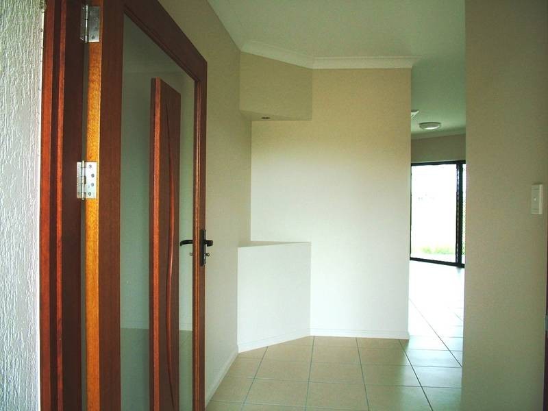 8 Chatham Court, Rupertswood QLD 4817