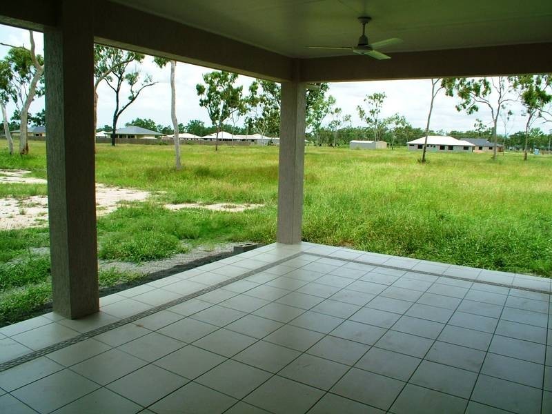 8 Chatham Court, Rupertswood QLD 4817