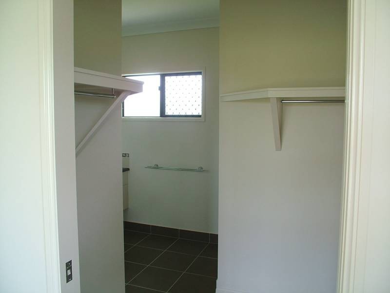 8 Chatham Court, Rupertswood QLD 4817