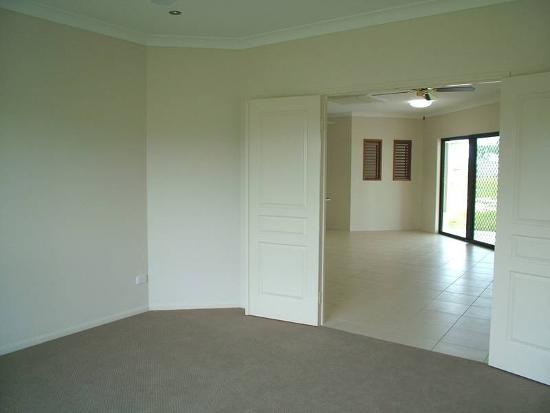 8 Chatham Court, Rupertswood QLD 4817