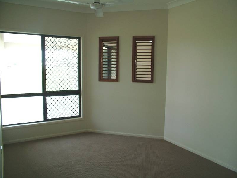 8 Chatham Court, Rupertswood QLD 4817