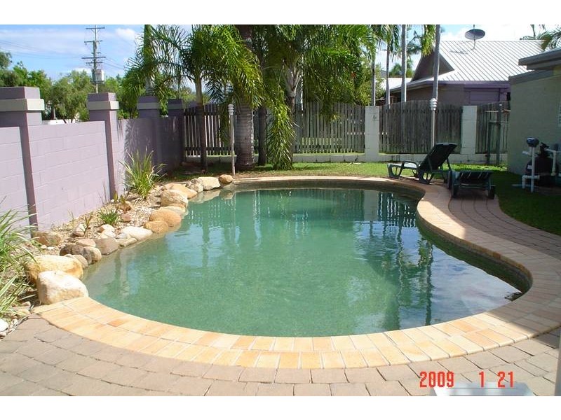 West End QLD 4810
