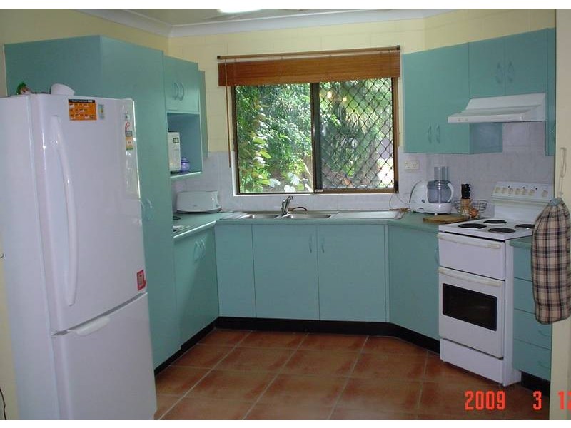 Bushland Beach QLD 4818