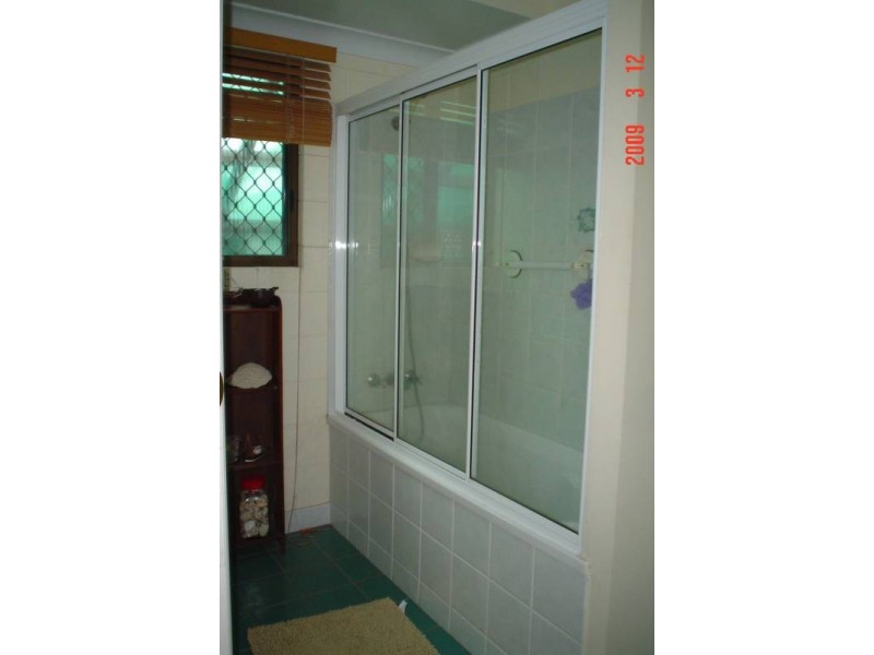 Bushland Beach QLD 4818