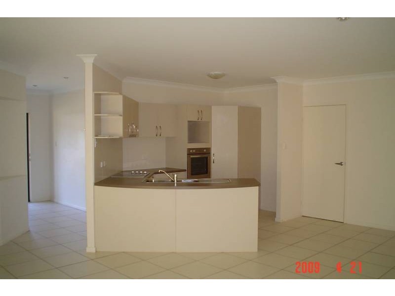 Bushland Beach QLD 4818