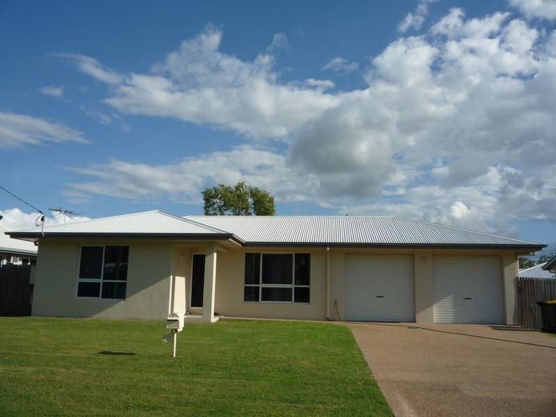 4 Moor Court, Kelso QLD 4815