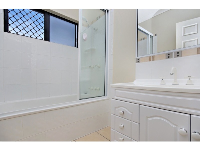 30 Squires Ct, Kirwan QLD 4817