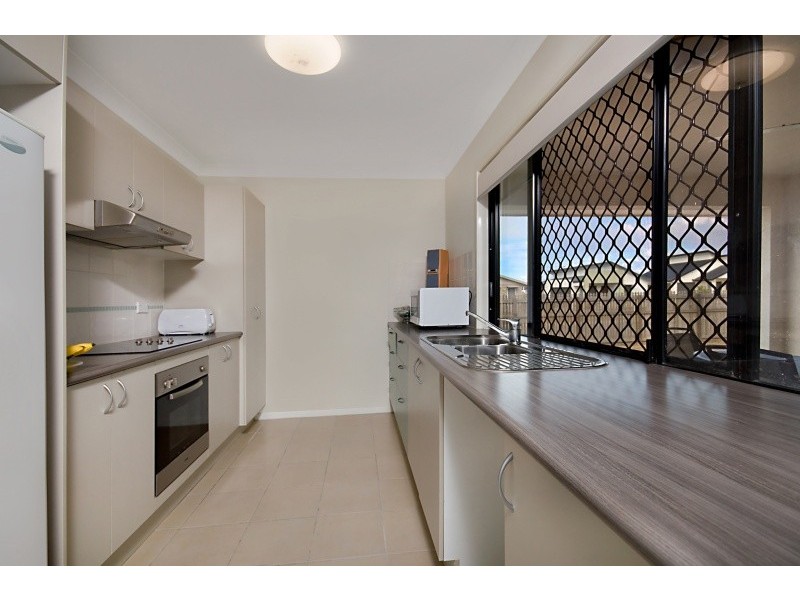 14 Wexford Cresent, Mount Low QLD 4818