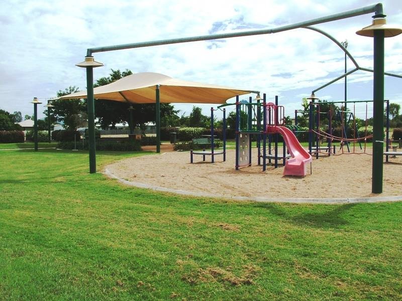 7 Bellamy Street, Rasmussen QLD 4815