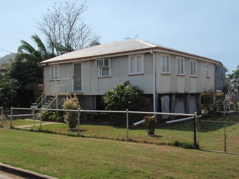 17 First Avenue, Railway Estate QLD 4810