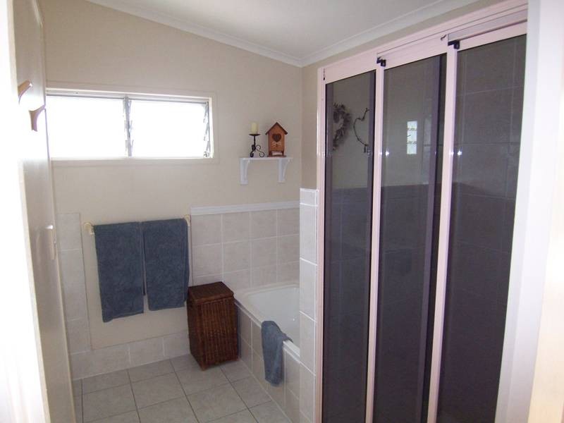 6. Allambie Court (not Lane), Kelso QLD 4815