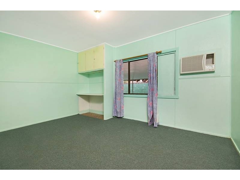 593 Ross River Road, Kirwan QLD 4817