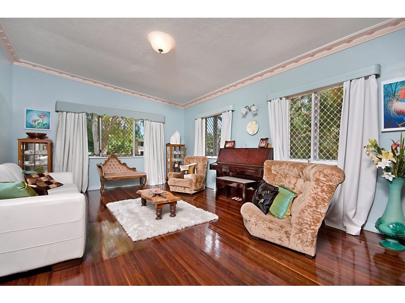 58 Lindsay Street, Rosslea QLD 4812