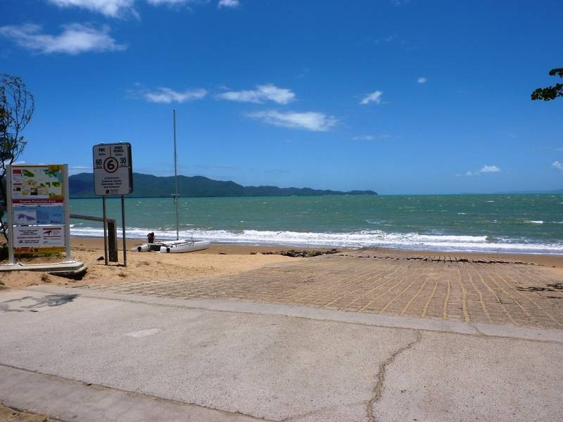 10 Sallows Street, Pallarenda QLD 4810