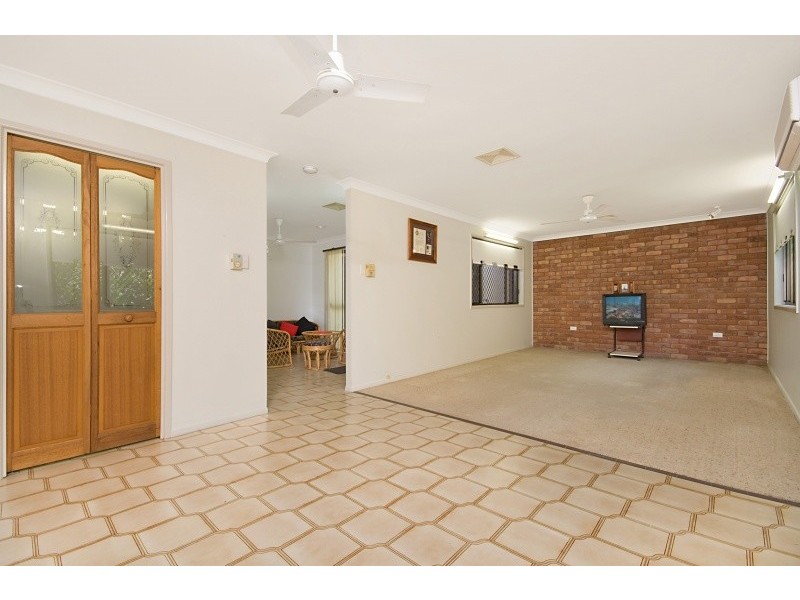 10 Sallows Street, Pallarenda QLD 4810